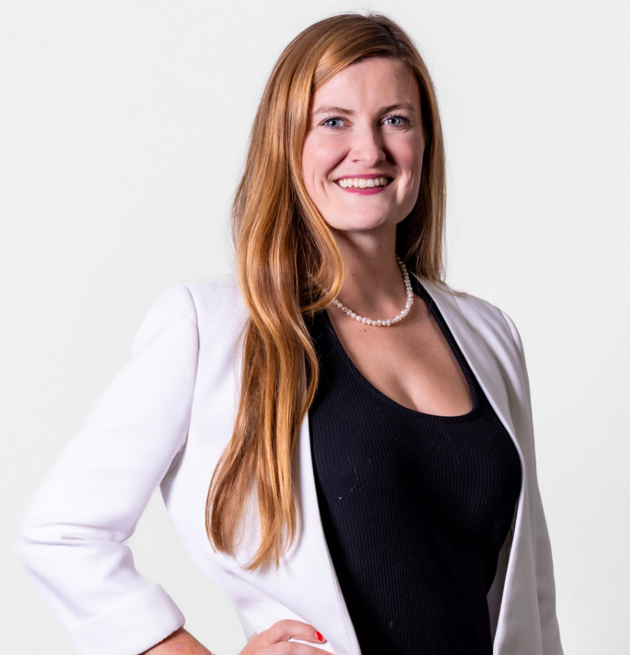 Portrait of Mia Bowyer, AI keynote speaker and corporate trainer